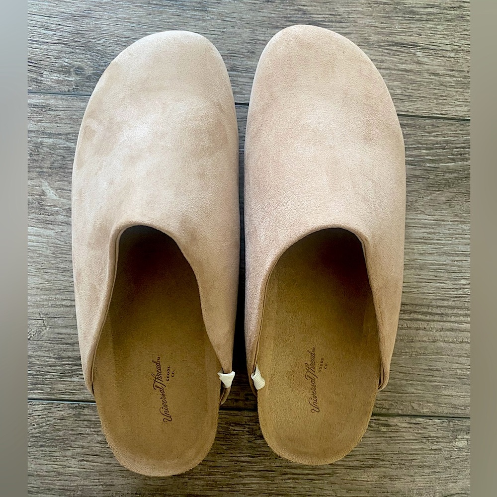 NWOT Universal Thread Faux Suede shoes, 7.5